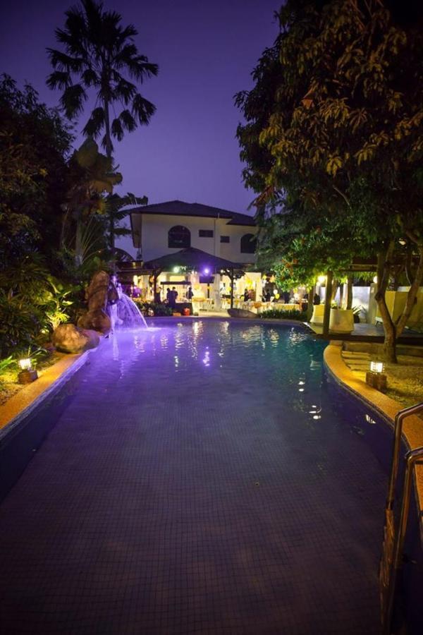 Tanjung Villa Muar Exterior foto